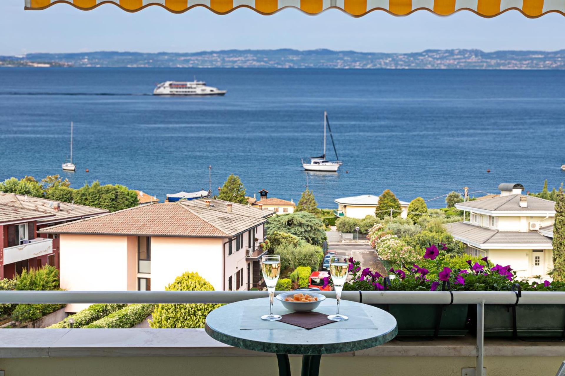Hotel Gardenia & Villa Charme Adults Friendly 4Star Service Бардоліно Екстер'єр фото