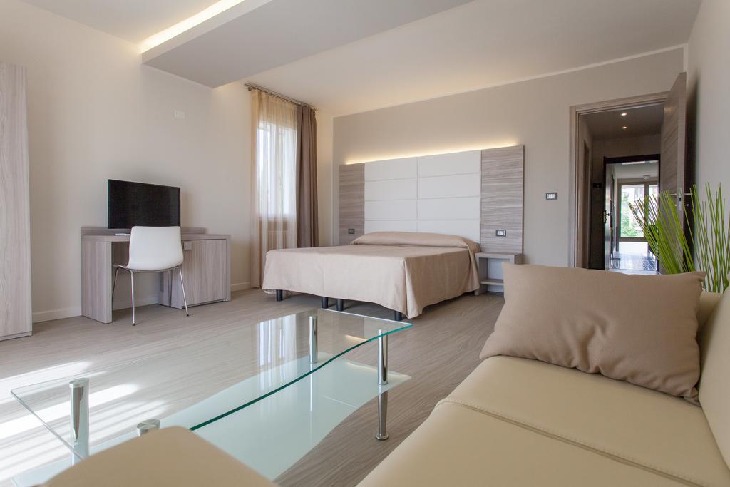Hotel Gardenia & Villa Charme Adults Friendly 4Star Service Бардоліно Екстер'єр фото