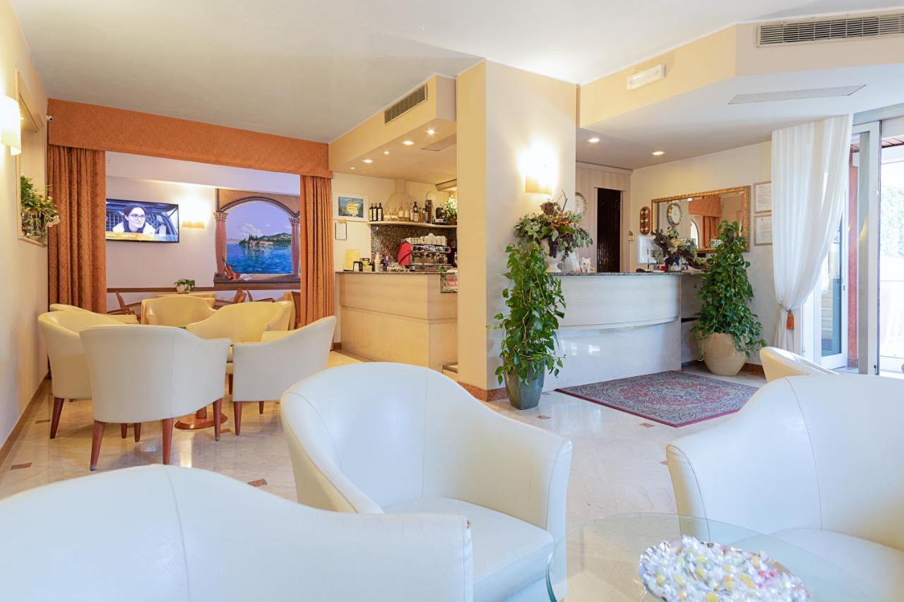 Hotel Gardenia & Villa Charme Adults Friendly 4Star Service Бардоліно Екстер'єр фото